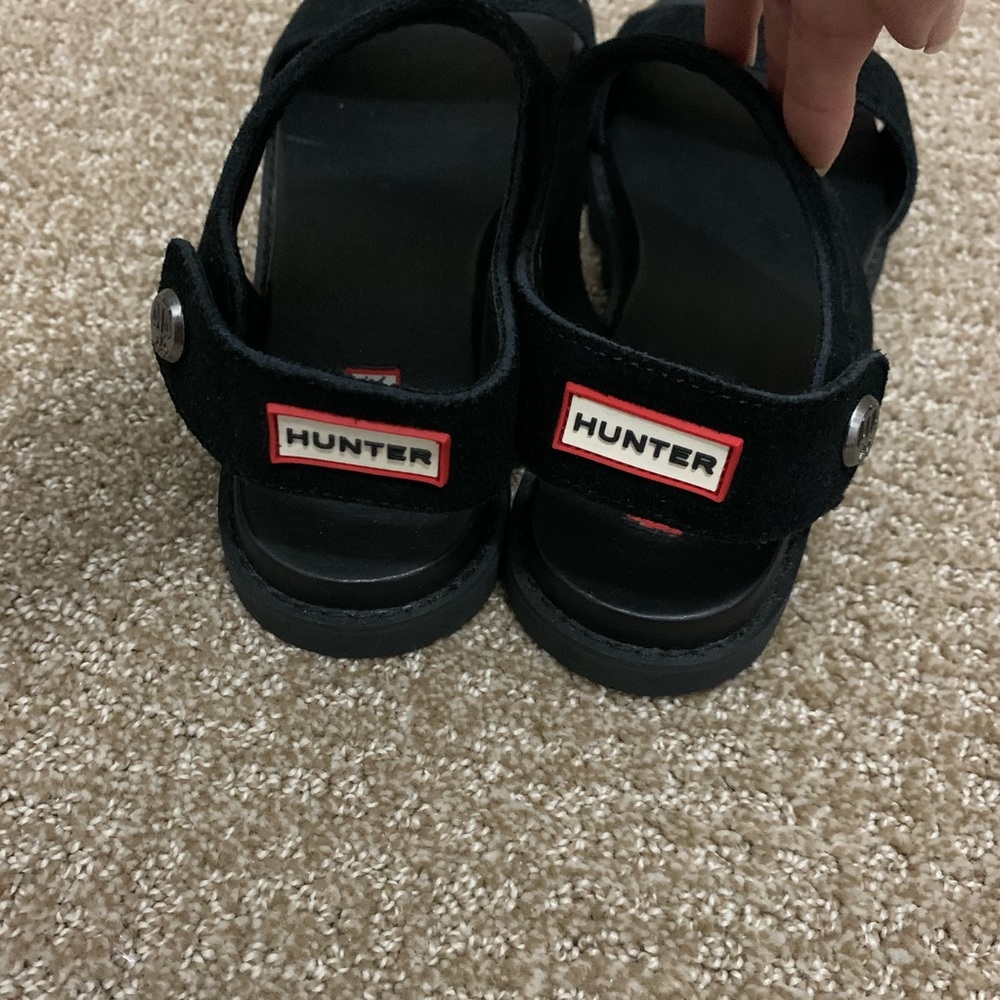 Hunter sandal